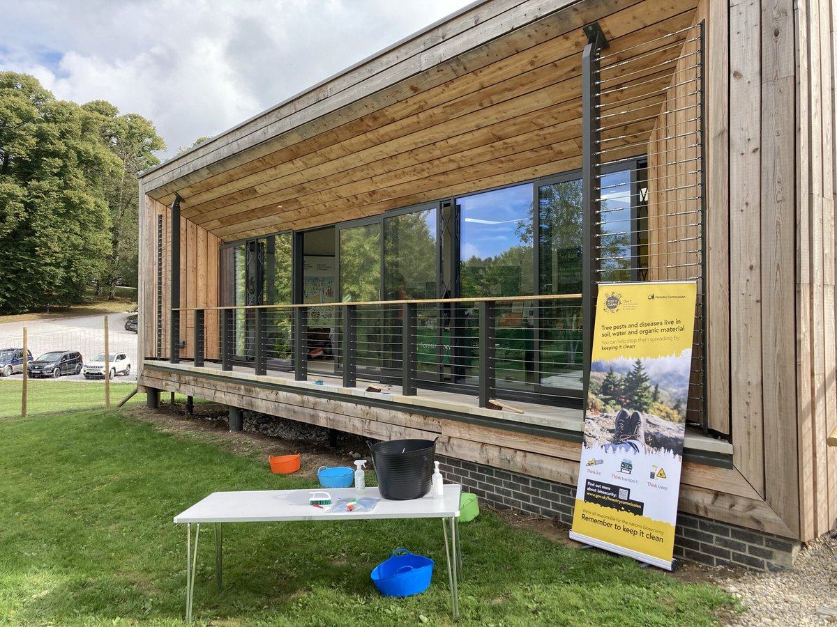 cobwebdr's tweet photo. Fantastic weekend @YorTHC launch events - great to see @APHAgovuk @DefraGovUK @ForestryComm @Forest_Research @FeraScience colleagues #biosecurity #treecitzsci #observatree @WoodlandTrust @ynylep https://t.co/iaTu9sFAJb