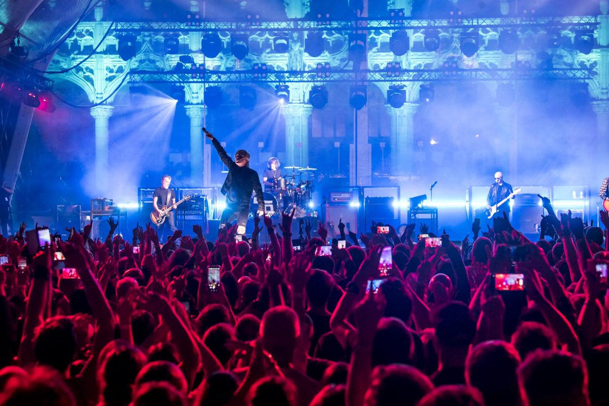 moustiquemag's tweet photo. Indochine illumine la Grand-Place de Bruxelles

Ambiance de folie dans la capitale pour les 40 ans de @indochinetwitt https://t.co/woK44X3Vsk https://t.co/S02co5YqeZ