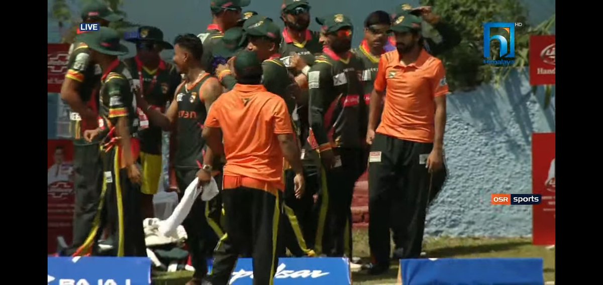 pdl_s10's tweet photo. Chitwan Tigers won the Match in the final ball 👏👏
First game ✔️
First win ✔️
#RoarRoar #ChitwanTigers
#EPLT20 https://t.co/ZpwgiP5kDl