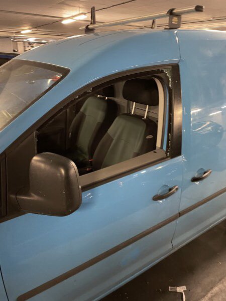 mywindscreen's tweet photo. We’ve auto glaziers heading to Farnborough to replace the front passenger door glass, front driver vent glass, and rear window on this 2010 Volkswagen Caddy (panel van). #door #vent #rear #glass #replacement #Volkswagen #Caddy #van #Farnborough #myWindscreen https://t.co/Eid6qTQI8d