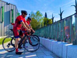 Saturday September 25th 2021, our <a href="/OttawaPolice/">Ottawa Police</a> cycling teams &amp; <a href="/CanadianR2R/">Ride to Remember</a>, met with other police agencies in #ottcity riding and running <a href="/460km/">Run To Remember</a> to honour our fallen heroes #HeroesInLife #theultimatesacrifice #wewillneverforget