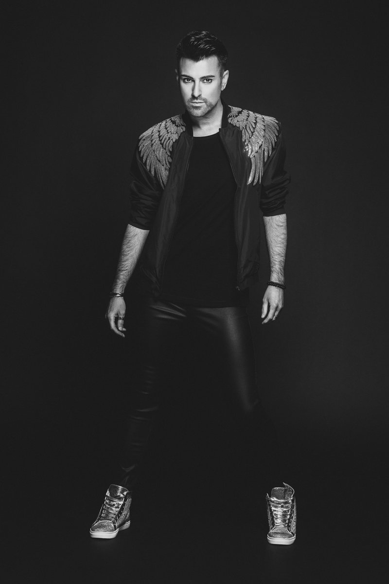 🤩 This week, the team and I are getting our glamour on and attending the Proud Scotland Awards as one of the nominees for the Entertainer/Artist Award 🥇 Exciting times! 

#ProudScotlandAwards #Nominee #entertainer #artist #AwardsCermony #performingartist #musicartist #AllanJay