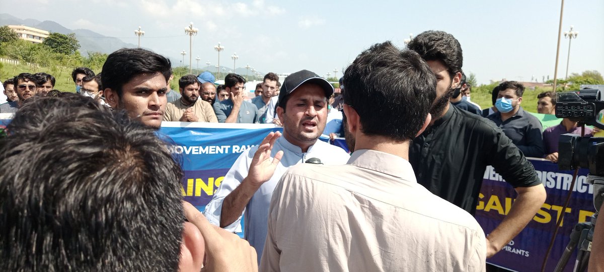 Usman_Ch7's tweet image. PM remember this is the place where you had given a 126day sit-in. Today you are in govet. There is a govet of justice. So why are these students of the nation gathered here today to seek justice? 
why Not given justice for these student,,??
#MdcatStudentsAtDChowk 
@ImranKhanPTI
