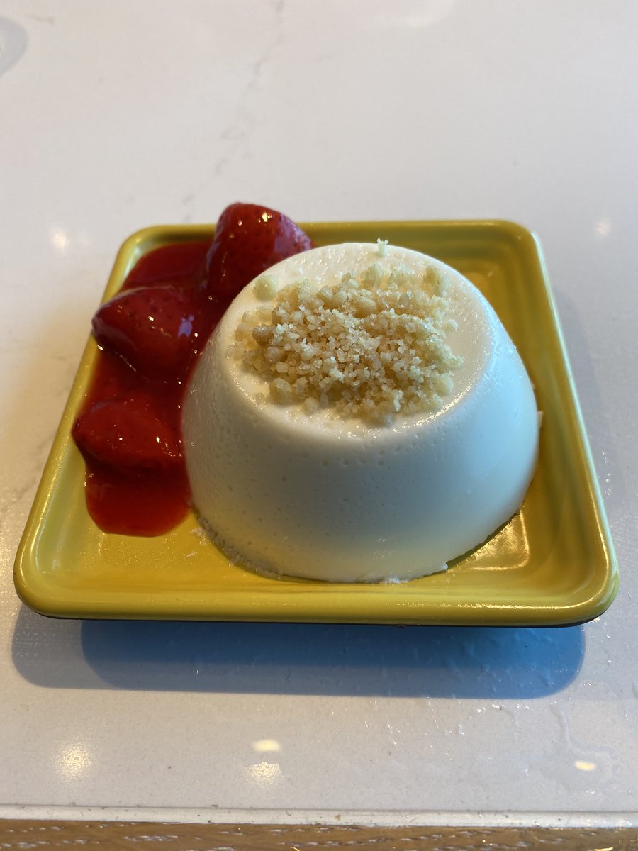 cggf18's tweet photo. Some of my puddings I had on board the beautiful Iona P&amp;O cruise ship #vegan #glutenfree panna cotta , vegan meringue, sorbet in a gluten free cone https://t.co/NKlkZ32nL0