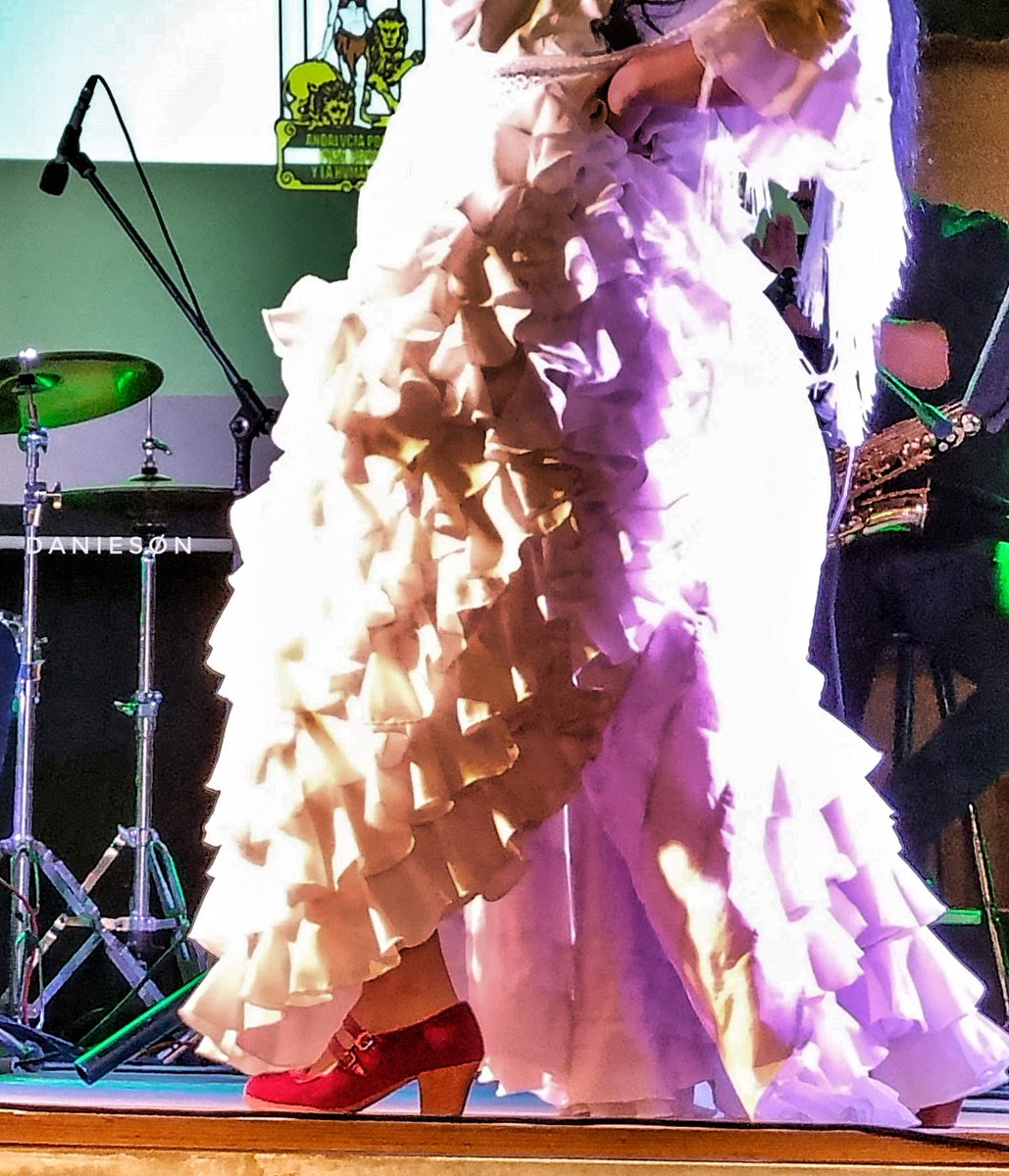 daniieson's tweet photo. Tablao #Graena #Granada #Andalucía #picoftheday #flamenco https://t.co/JKdvvVNfhu