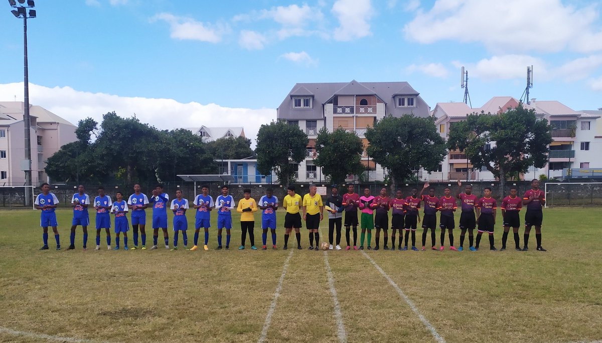 H974Eric's tweet photo. 📌3e journée #U15 excellence (poule B) ⚽ Défaite du #SSJD 4-2 contre le SC Chaudron @saintdenis974 😞 déçu mais pas abattu ✊ https://t.co/H1alILdoaJ