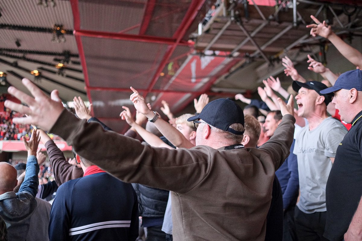 GloriousBanners's tweet photo. Swing Lowe 🌳♥️

Forest 1 Millwall 1

#NFFC | #Millwall | #FORMIL https://t.co/6e0PzqwKVv