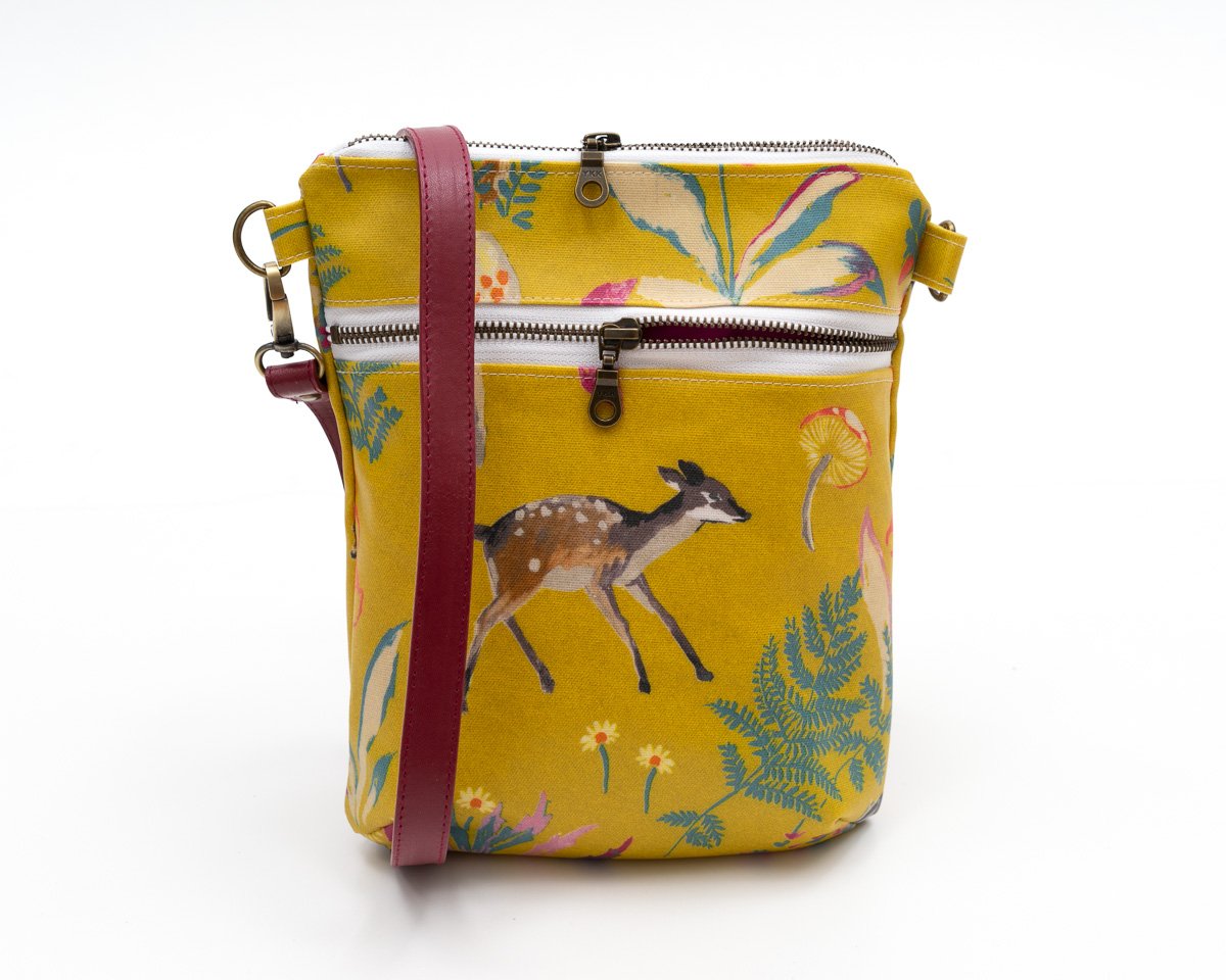 CosimacraftsSue's tweet photo. Morning #UKGiftHour this extra cute fawn bag now has an extra special faux suede lining 😍
https://t.co/cQscjRSRhp

#UKGiftAM #cwordseptember https://t.co/DbQTBIHWOH