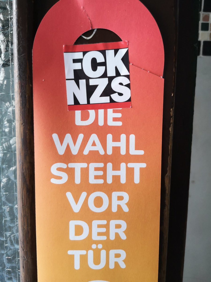 Schoeneweider20's tweet photo. Wer nichts wird, wird Wirt und wer nicht wählt, wählt Rechts. https://t.co/ukzZQLBd3g