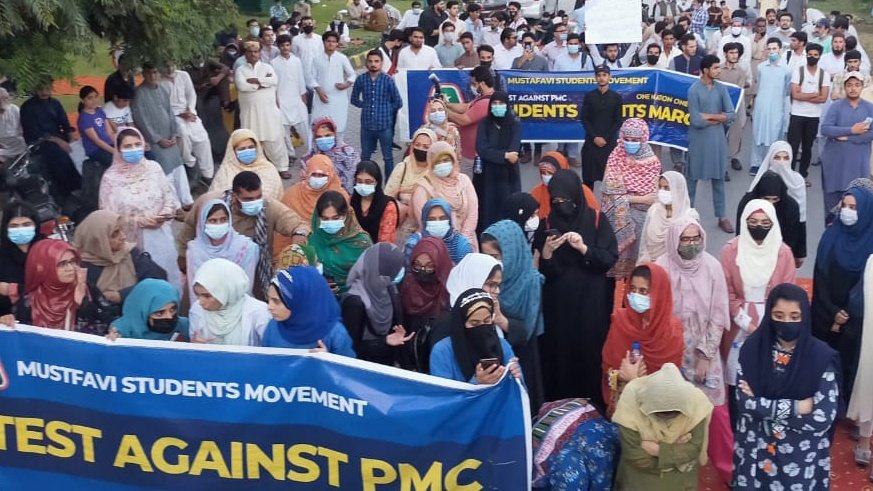 hajirahjaved786's tweet photo. Thousands of students are in capital and protesting against injustice. Ministers on weeds?
@ImranKhanPTI
@MSMSistersPak
@MSMPakistan_
#MdcatStudentsAtDChowk https://t.co/hXc9Y78HHY