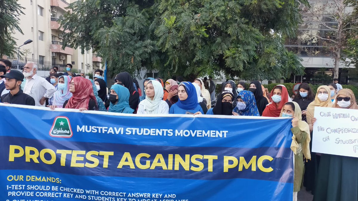 hajirahjaved786's tweet photo. Thousands of students are in capital and protesting against injustice. Ministers on weeds?
@ImranKhanPTI
@MSMSistersPak
@MSMPakistan_
#MdcatStudentsAtDChowk https://t.co/hXc9Y78HHY