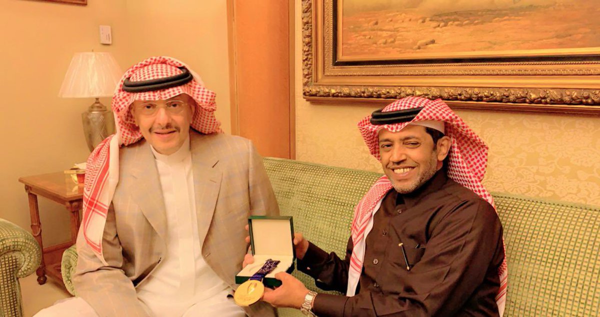 يستاهل ابوفهد .. قدم للعالمي الكثييييير .
نسأل الله له التوفيق والسداد
🌹💛💙🌹
 #الذهب_خالد_بن_فهد