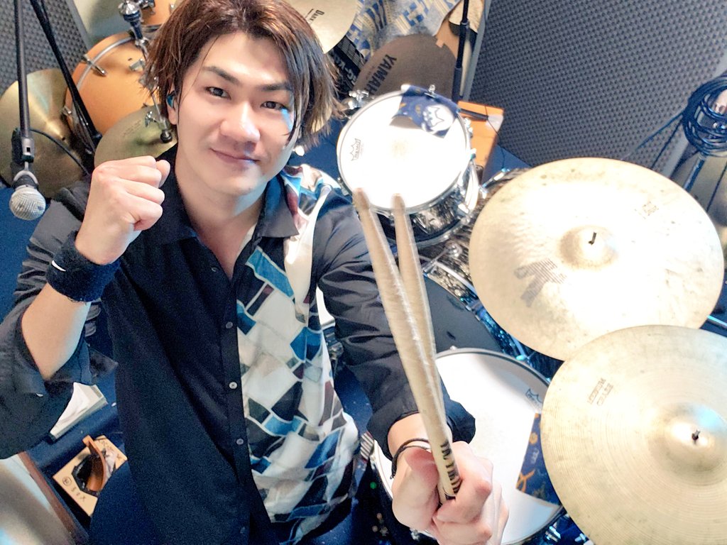 Satoru_Auction's tweet photo. GrooveAddiction 2021
ご覧下さった皆さん、ありがとうございました!
このあともいろんな方を見て、
最後までドラマー祭を楽しんでくださいね😁
#grooveaddiction #ココロオークション https://t.co/viRd1DOkr3