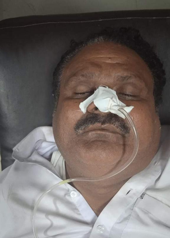 MirSohrab's tweet photo. Anwar Khaskheli has passed away. He was one of 16,000 sacked employees of Federal Govt, he got Heart attack while protesting in front of Chief Justice Gulzar at Supreme Court Karachi registry. Since 29 August decision, 8 sacked employees have lost their lives due to heart attack. https://t.co/Wo32XyeRwF