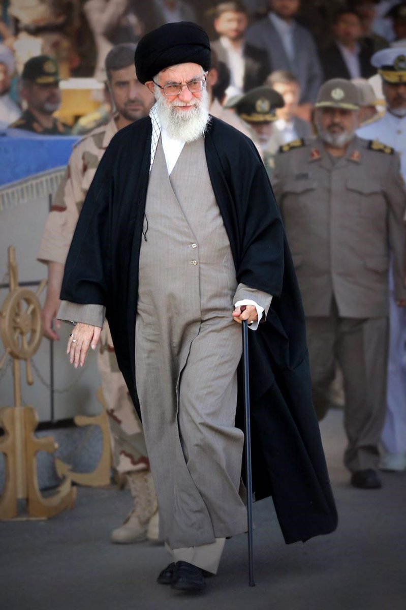 HamtaAminifar's tweet photo. حاج قاسم می گفت: امیدوارم خداوند از عمر من و از عمر ما، به نیابت از شما میگم بردارد و بر عمر رهبر عزیزمون، این حکیم فرزانه بیفزاید
انشاالله
#امام_خامنه_ای 
#اللهم_احفظ_قائدنا_الامام_الخامنه_ای https://t.co/b19fwYoTwe