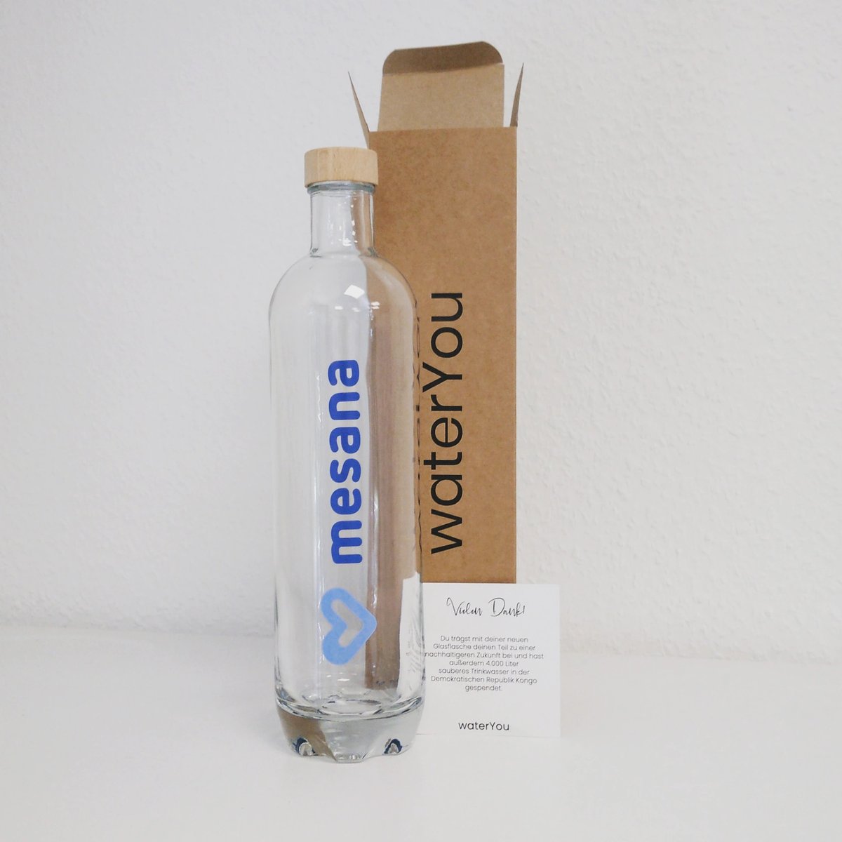 mesana_Checkup's tweet photo. Trinken Sie genug? 🧐 Bei mesana haben wir jetzt unsere eigenen schicken Wasserflaschen, um ausreichend zu #trinken – und konnten damit auch noch was Gutes tun. Dank der Zusammenarbeit mit @wateryou_de unterstützen wir nachhaltige #Trinkwasserprojekte 😍 Bleiben Sie #gesund 💙 https://t.co/Nwu4BLtCt5