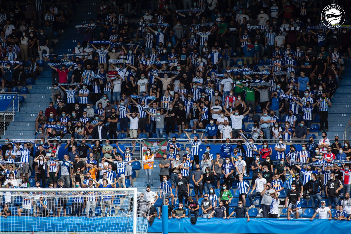 Alaves's tweet photo. 🙏 Gracias por estar siempre ahí.
🗣️ Gracias por dejaros la voz.
🙌 Gracias por ayudarnos a levantarnos después de cada golpe.

💙 Juntos lograremos muchas más victorias.

#GoazenGlorioso 🦊 https://t.co/4cDStzaXq9