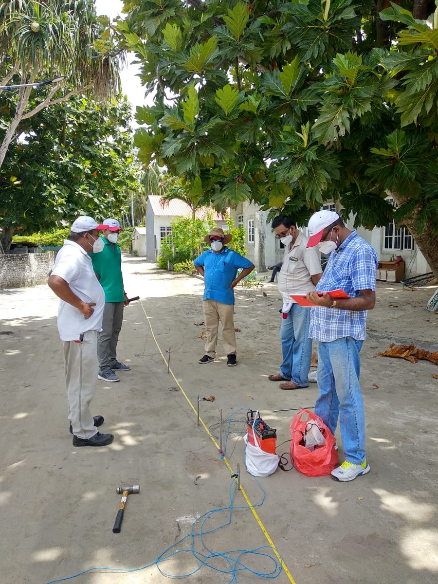 MoEnvmv's tweet photo. Groundwater mapping assessments ongoing in Th. Kandoodhoo under the GCF funded water project.#WATSAN #Water #Fenfahi #GCF #GroundWater #Aquifer @UNDPMaldives @theGCF @lgaMaldives https://t.co/J2Hq8X6NPE