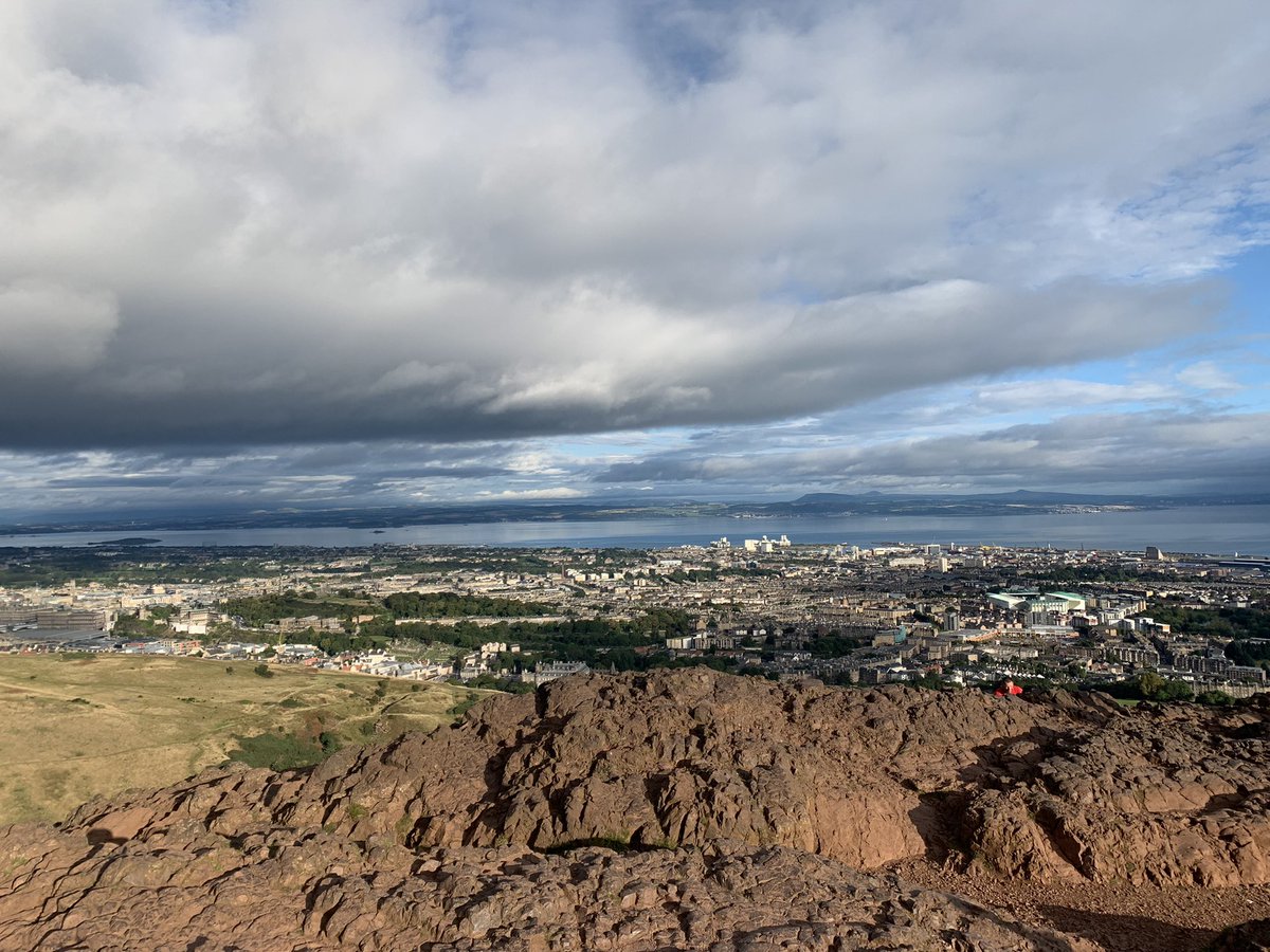 DaisyStreat's tweet photo. Inspired by @actmatthews getting the best view of Edinburgh this morning #viewfromthetop https://t.co/AXxRYxpjYH