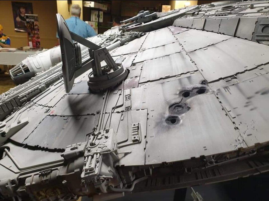 JIMBO_SOLAR's tweet image. ROGUE STUDIO 5 foot Millennium Falcon replica at WONDERFEST.
