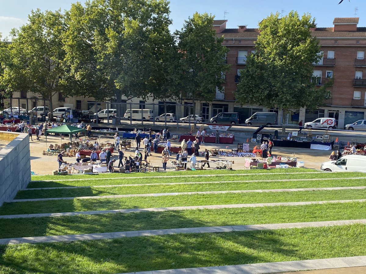 firaigualada's tweet photo. L'últim diumenge de mes sabem que .... Torna el Mercat d'Antiguitats!!
👉🏻Al Parc de l'Estació Vella, de les 10 del matí a les 2 del migdia.
No t'ho perdis!!!!!😉
#FiraAnoia21 #MercatAntiguitats #Igualada #FiraMultisectorial https://t.co/KtIsab0fyV