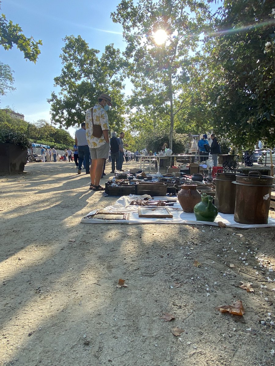 firaigualada's tweet photo. L'últim diumenge de mes sabem que .... Torna el Mercat d'Antiguitats!!
👉🏻Al Parc de l'Estació Vella, de les 10 del matí a les 2 del migdia.
No t'ho perdis!!!!!😉
#FiraAnoia21 #MercatAntiguitats #Igualada #FiraMultisectorial https://t.co/KtIsab0fyV