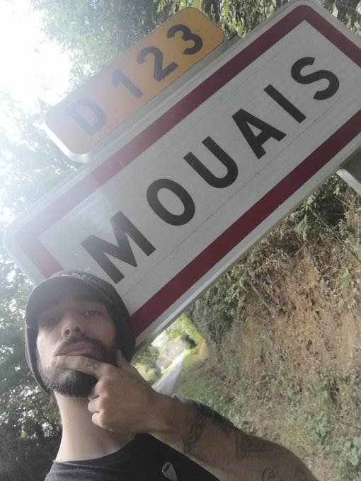 Skyërn Aklea - Je profite que Mouais soit en TT parce qu'on y est passé pour faire cette vidéo génialissimement drôle. https://t.co/hZgdsdC0ze