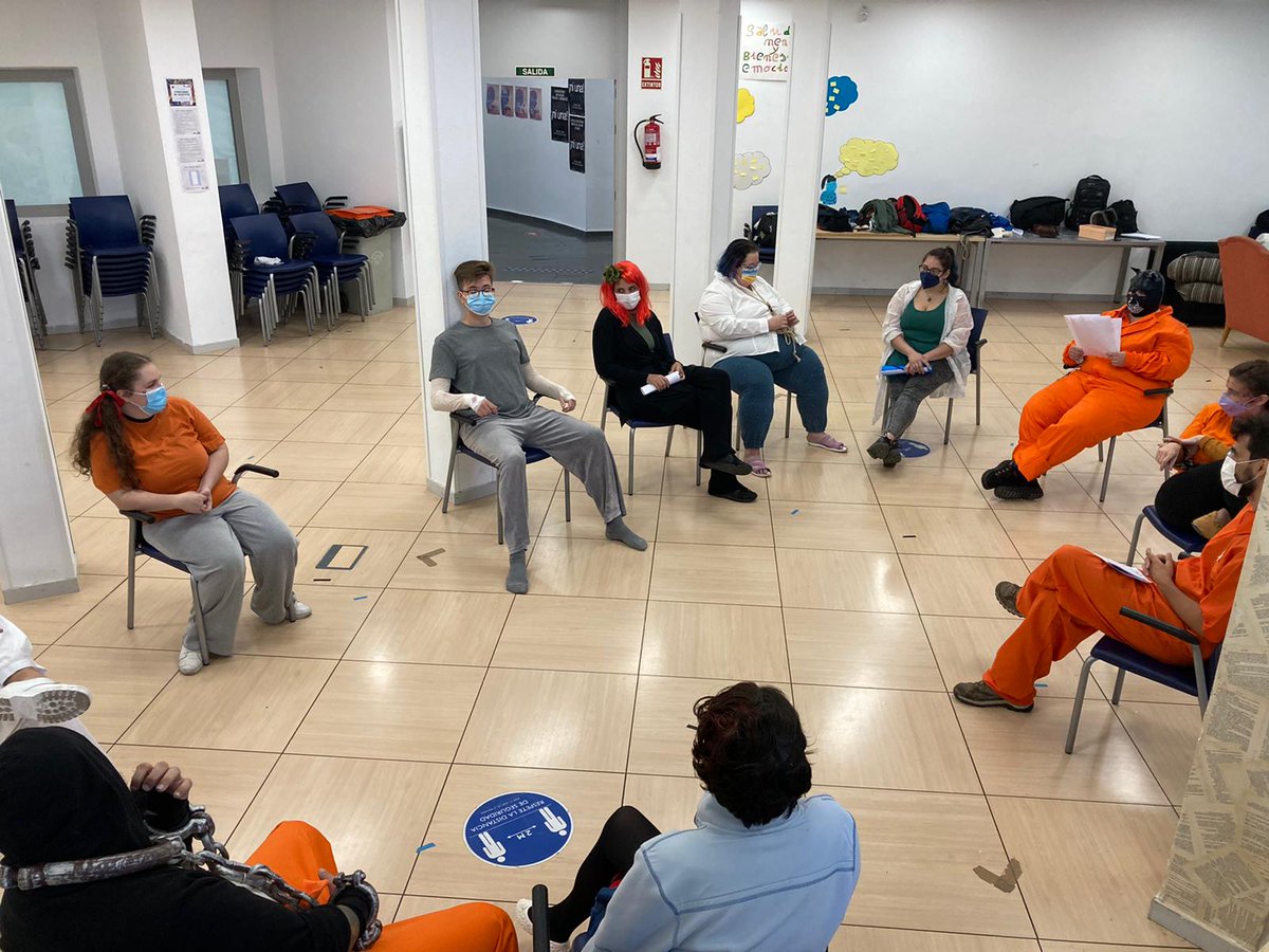 factoriadelrol's tweet photo. Ayer celebramos las II Jornadas de Ocio Alternativo en el CJ Carabanchel Alto. El ReV de los Villanos de Batman y las partidas de mesa fueron un éxito. Poco a poco normalizamos las actividades presenciales.
#centrosjuvenilesmadrid #ocioalternativo #Batman #starwars #zcorp https://t.co/fwBwN4nAKo