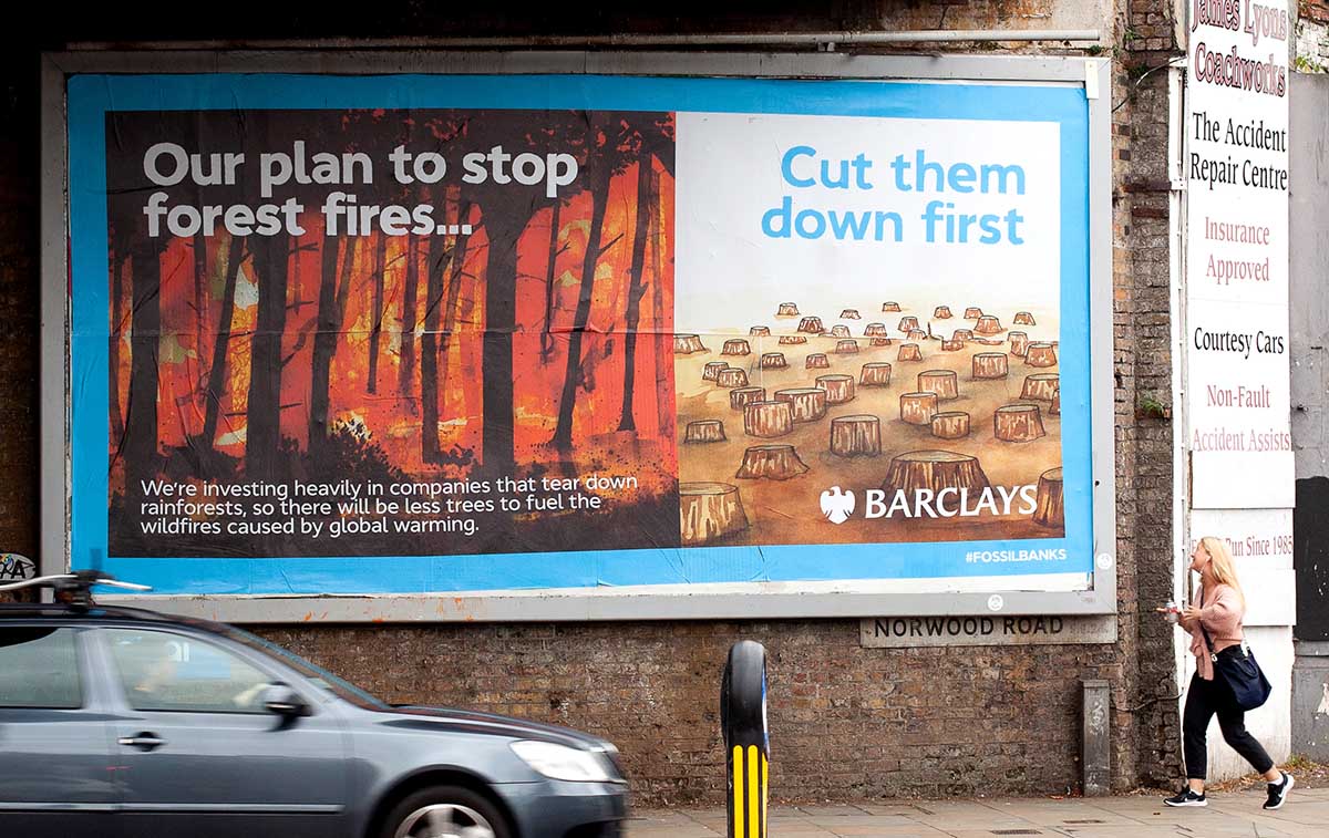 Chris_Skinner's tweet image. I wonder how #Barclays execs feel about #fossilbanks

brandalism.ch/projects/barcl…