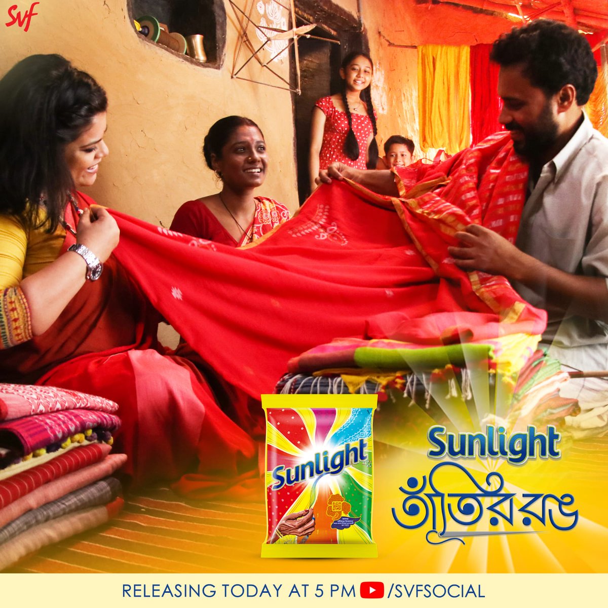 SangeetBangla's tweet photo. ‘Sunlight Tantir Rong’ a #SunlightIndia initiative with #ParamaCalcutta for the weavers of Bengal.
Watch #SunlightTantirRong releasing today at 5pm on @SVFsocial
In association with @svfbrands
#ThakoonChiroRongeen #ParamaCalcutta #SVF25 https://t.co/kQ6djErdRi