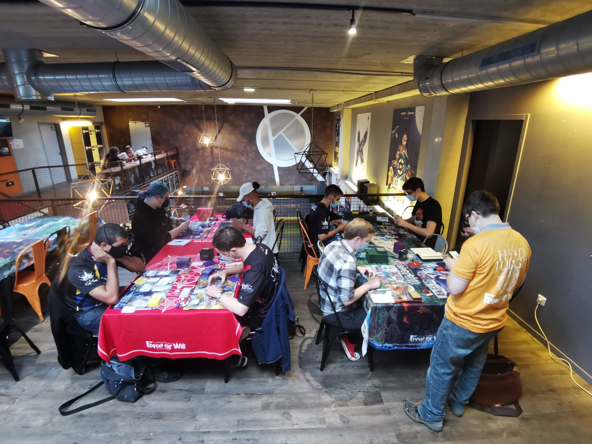 Top 8 starts right now!!