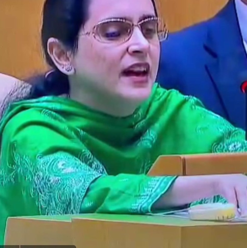 NabTheDentist's tweet photo. کل صائمہ سلیم جو من جانب اللہ  دیکھ نہیں سکتی عالمی فورم پر بصارت سے محروم دنیا کو جگانے کی کوشش کرتے دیکھی گئی
ساری دنیا انکی تعریف کر رہی لیکن پاکستان میں موجود عورت حقوق چیمپیئن مکمل خاموش ھیں ایسا کیوں؟
وہ نا کریں پر بہادر آزاد پاکستانی عورت کو پوری قوم ضرور سلام پیش کرتی ھے https://t.co/0H17af3iol
