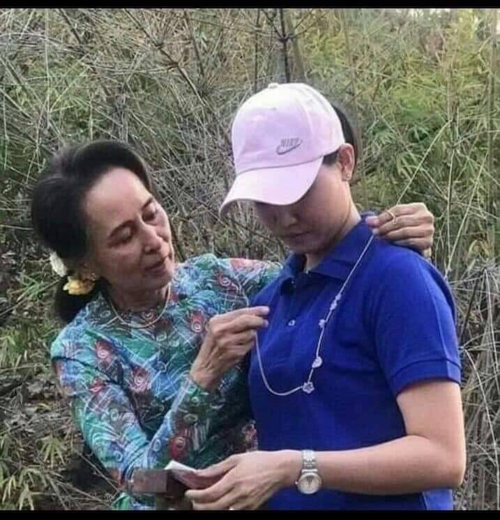 AlexMyanmar13's tweet photo. Ma Cherry Htet, Deputy Police Officer and Body Guard of State Counsellor #DawAungSanSuuKyi, was ABDUCTED by Military Junta on Sep 21.She’s been charged under 505(A) at No 1 Myoma Police Station,#NayPyiDaw.
#WhatsHappeningInMyanmar
#FreezePaymentsToJunta 
#Sep26Coup https://t.co/euMjqo98IU