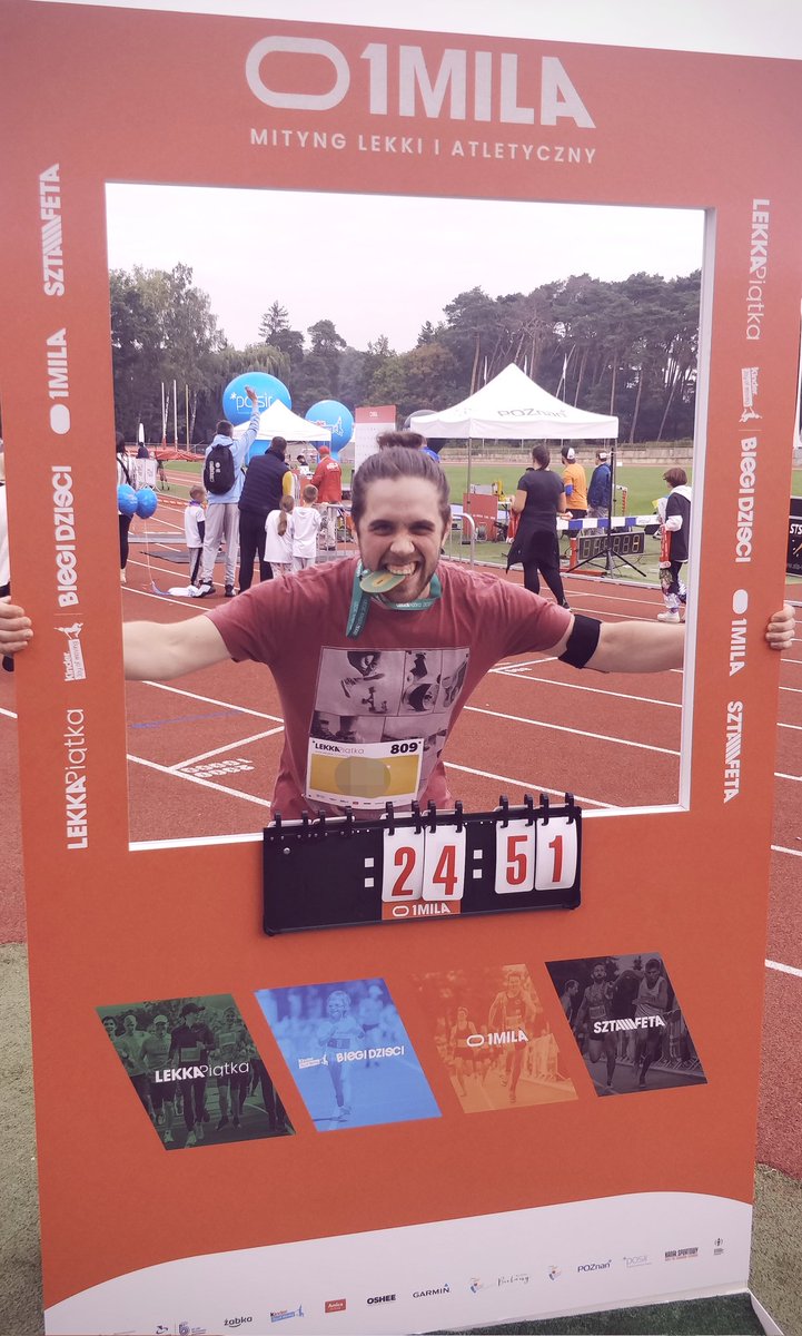 sumaoburamion's tweet photo. Od początku września regularnie biegam. Dzisiaj pierwszy test na #1mila, przy wsparciu @TSmokowski  przyniósł rekordowy czas na dystansie 5km. Miłej niedzieli 😁 https://t.co/STp7gQGPVb