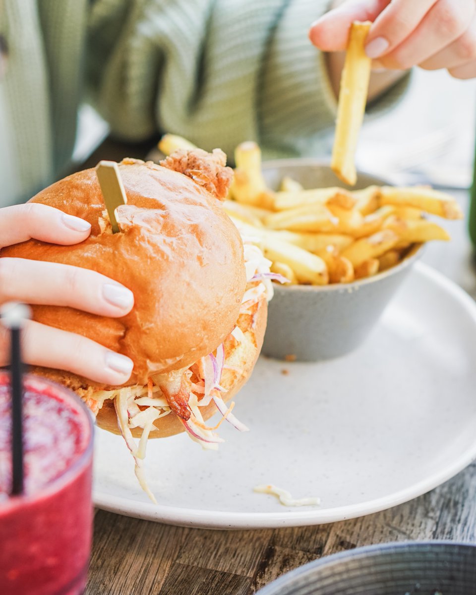 It's a a fried chicken kinda morning... 🤤 🍗 

Tag a friend who needs this!