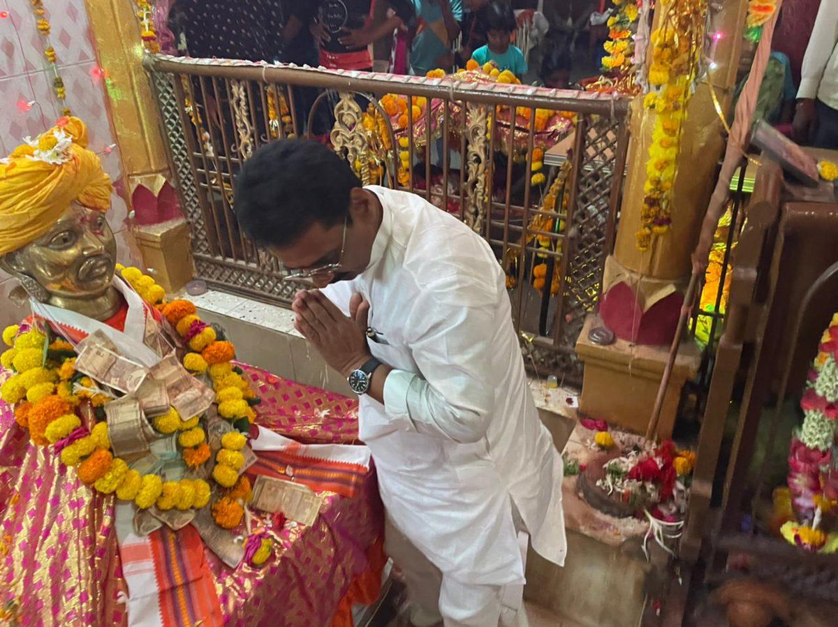 RatnakarGutte1's tweet photo. पूर्णा तालुक्यातील मौजे लिमला येथे श्री ह.भ.प. संत राघोजी आप्पा महाराज यांच्या १८१ व्या पुण्यतिथीनिमित्त सुरू असलेल्या अखंड हरिनाम सप्ताह निमित्त आयोजित कार्यक्रमास उपस्थितीत राहून मी दिलेल्या विकास निधीमधून बांधण्यात आलेल्या सभामंडपाचे लोकार्पण आज केले,
[१/२] https://t.co/ycdaLp485p