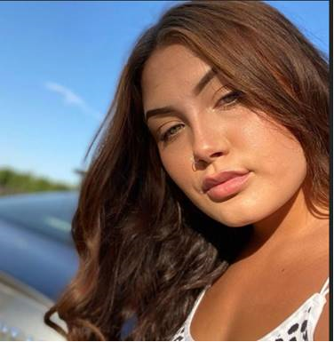 oaklandpoliceca's tweet photo. Help Locate A Missing Person Carmen Miller, 18.  
Miller may be staying in the area of MacArthur Blvd in a hotel &amp; possibly a victim of human sex trafficking.
Miller 5’1”, 130, brown/red hair &amp; green eyes 
OPD Missing Persons Unit (510) 238-3641
Full Story
https://t.co/pJP2qyMMHj https://t.co/4nqD0hQMHW