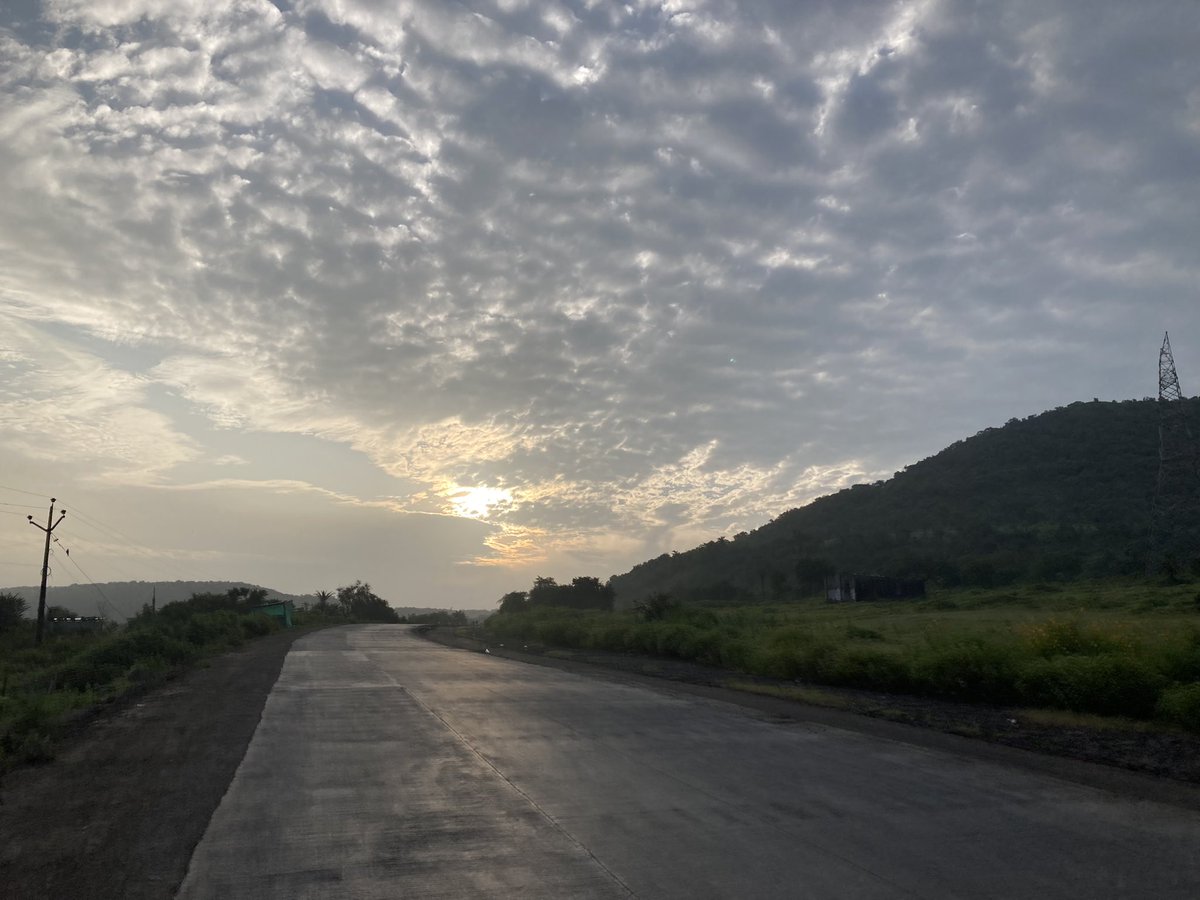 akhaware's tweet image. Started with #ChasingSunlight but after sometime sun was chasing me during today’s ride.😵‍💫😵‍💫
I think I must have lost 1-2 kg today.