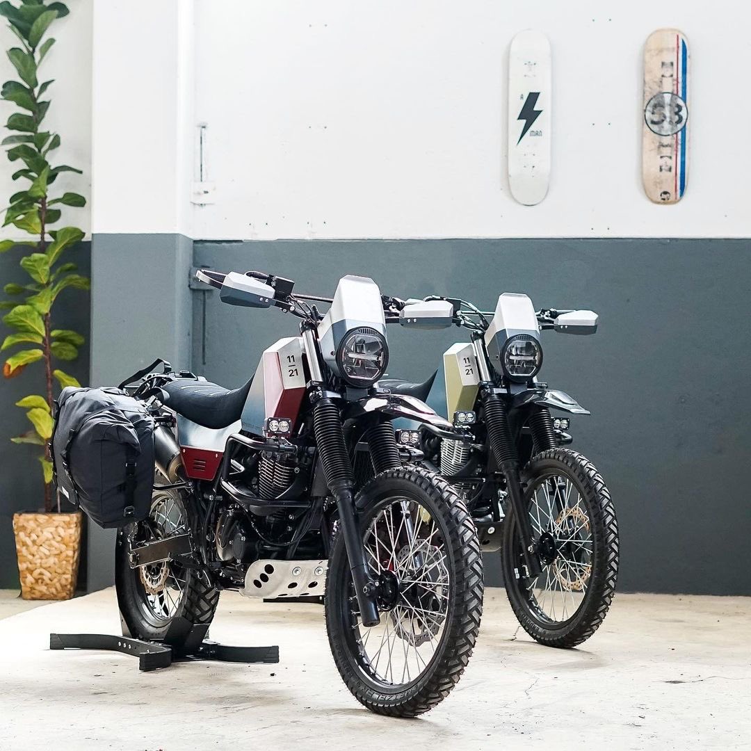 TheDailyRideUp's tweet photo. Sci-fi Thumpers
A Crooked Motorcycles build commissioned by Heimplanet.
#therideup #motorcycle #crookedmotorcycles #heimplanet #suzuki #scrambler #Germany https://t.co/EHyyec5c8o