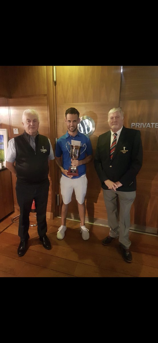 Nice to defend the <a href="/Castleknockgolf/">Castleknock GolfClub</a> scratch cup yesterday 🏆 Congrats to <a href="/robmoran53/">Robert Moran</a> on shooting a course record 61 (-11) also 😳