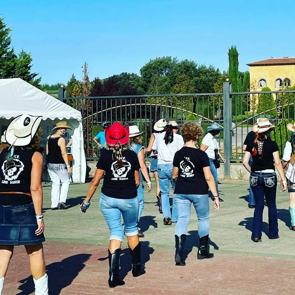 CanalsiMunne's tweet photo. 1 country fest Canals i Munne

.
.
.
.
.
.
.
#canalsimunne #dopenedes #penedes #santsadurnidanoia #winelover ##granprinceps #cavalovers #menjarbe #jmvlinedance #1countryfestcanalsimunne #countryfest https://t.co/F4Nj1yjoPA https://t.co/C1qbtNk6kF