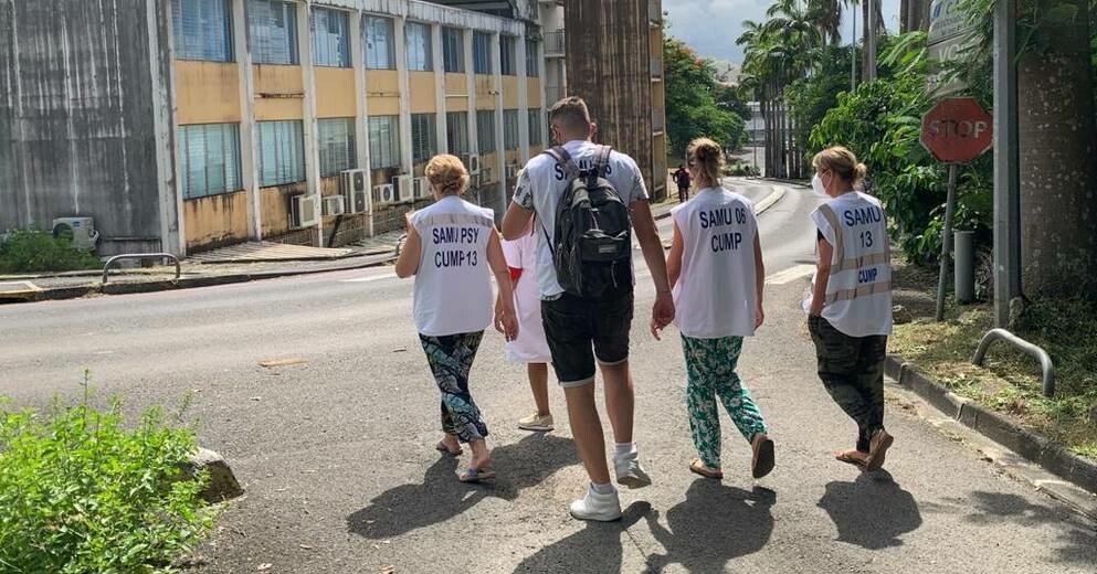 laprovence's tweet photo. 🔒 #Coronavirus : des équipes de #Marseille et #Avignon au secours des soignants dans le chaos guadeloupéen
👉 https://t.co/MzDSZEIwSi https://t.co/IakqemQvkv