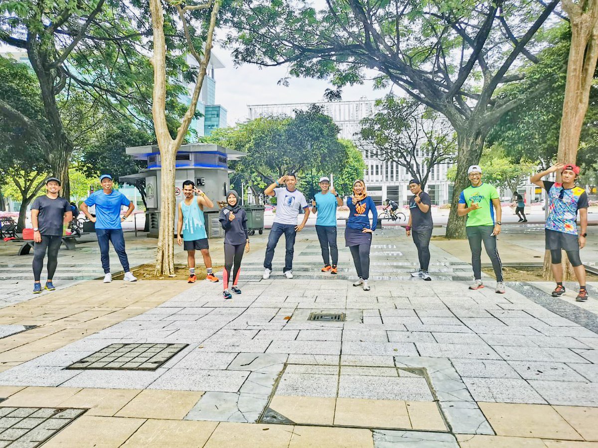 QaiSuhaimi___'s tweet photo. Mereka semua berlari, aku sahaja tidak~ https://t.co/gX4te7xCom
