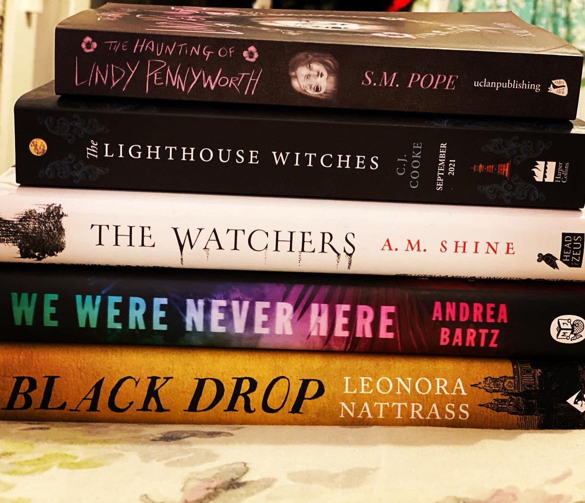 QOTD: Do you plan your reads? 

These are my #Next5Reads which are also my next 5 tours aswell 😍

What are your next planned reads? 

Tagged a few people to see what their next reads are ❤️

#SundayStack #PrettyBooks #AmReading #ReadAndReview #BookTours