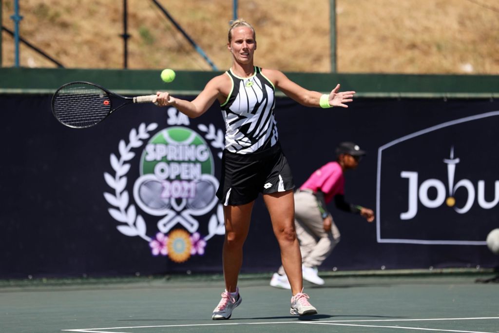 TennisSA's tweet photo. 🇷🇺 Alina Charaeva is a champion at Ellis Park 🏆 

🇳🇱 Richel Hogenkamp was forced to retire from @SASpringOpen women's final due to ill health while trailing 2-0 against Charaeva.

Get better soon, Richel! 

#SASpringOpen | #SASO2021 https://t.co/gqX84hzW8c