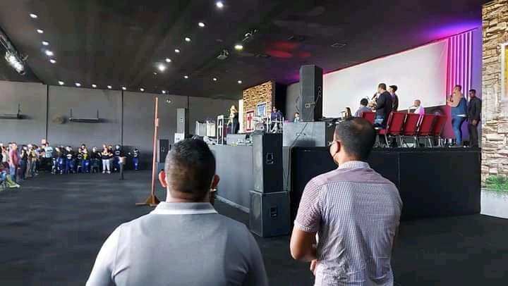 Circuito3SUCRE's tweet photo. Feliz Domingo, bajo la voluntad de Dios. Porque te tome de los confines de la tierra, y de tierras lejana te llamé, y te dije: Mi siervo eres tú, te escogí y no te deseché. #IglesiaCuadrangular 🇻🇪🤝 #DiosNosGuia #Amen https://t.co/FHJjwEFxXh