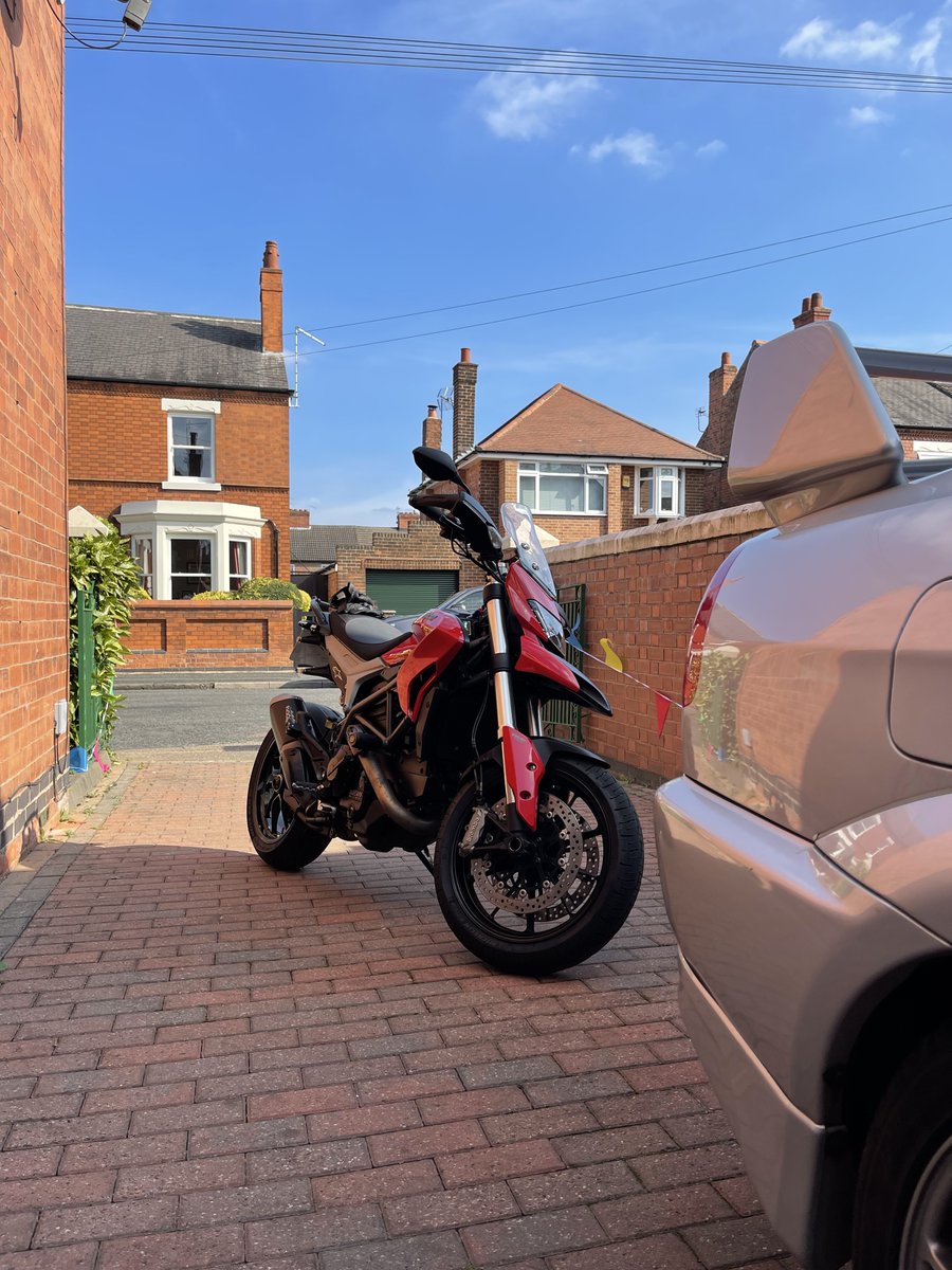 BenB_7's tweet photo. Last nice day for a while? Getting more confident on the #Hyperstrada https://t.co/N6qmEgCIZx