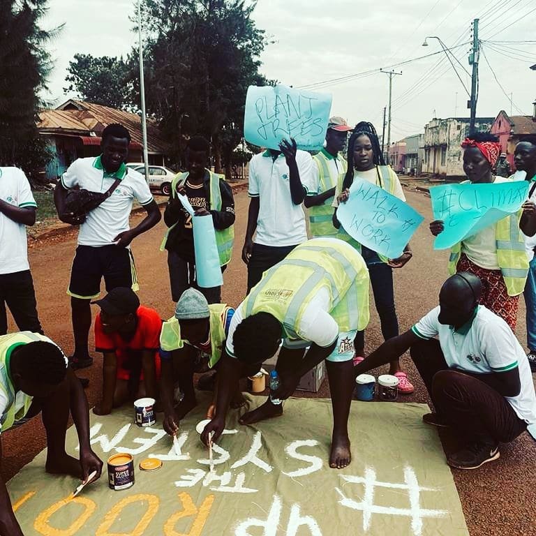 Dhatbwoydttimo's tweet photo. Uprooting The System 🌍
#carfreeday2021 
#UprootTheSystem https://t.co/Zl04IznW5L