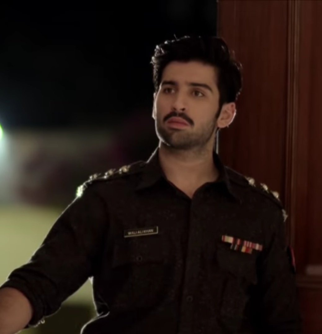 Fatma4ever's tweet photo. Armaan is one of the most decent and honorable male characters of Paki dramas I have ever seen, he makes you wish all men in real life are like him.
I have added him to my list of noble male characters along with barrister Danyal from #YaqeenKaSafar and Wali from #Baandi https://t.co/6EzOHUXXhC