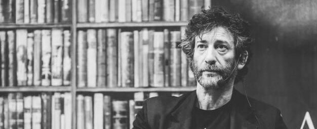 "أخسر العالم كله بعفويتك وصراحتك
ولا تكسب الناس بنفاقك وتصنعك".

-نيل غيمان